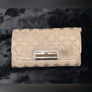 COACH Vintage Kristin Op Art Signature Flap Wallet Silver